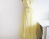 VINTAGE 1950s full yellow net prom dress