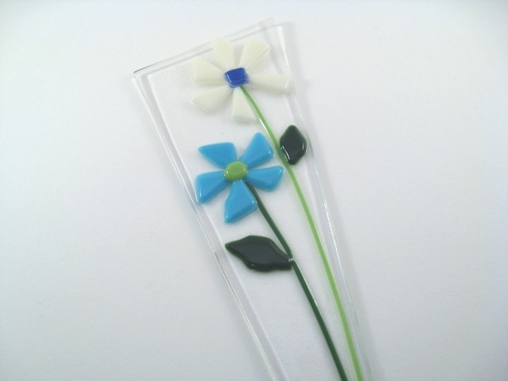 Flower Pot Plant Poke Stake White and Blue Fused Glass Flowers