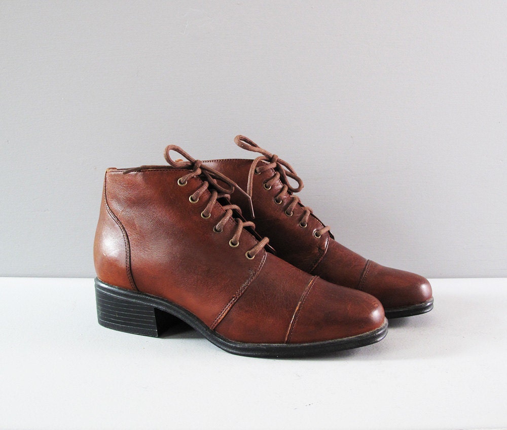 vintage brown LEATHER lace up ankle boots deadstock 7.5
