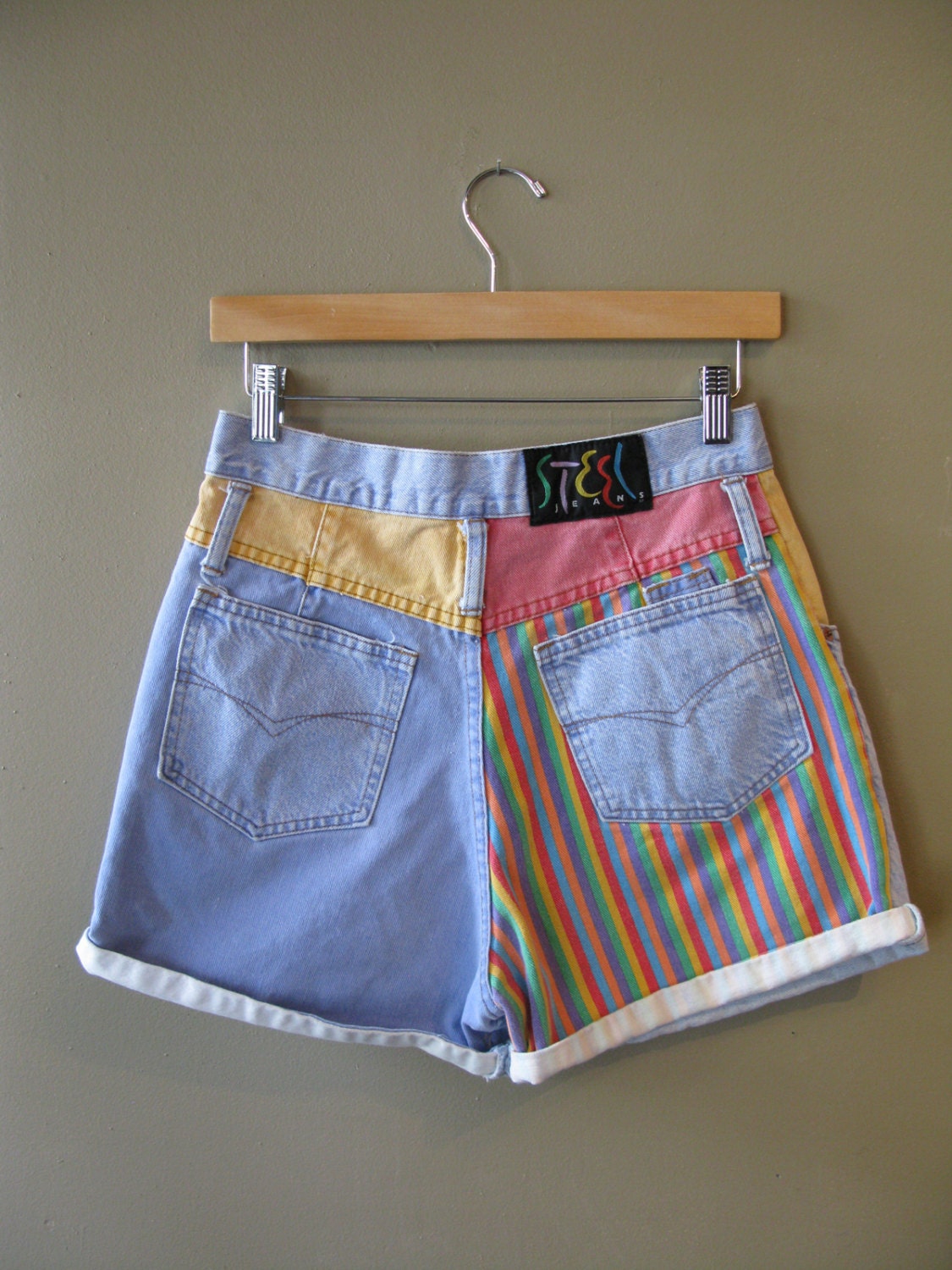 Vintage Color Block High Waist Cuff Shorts- Size 7/9
