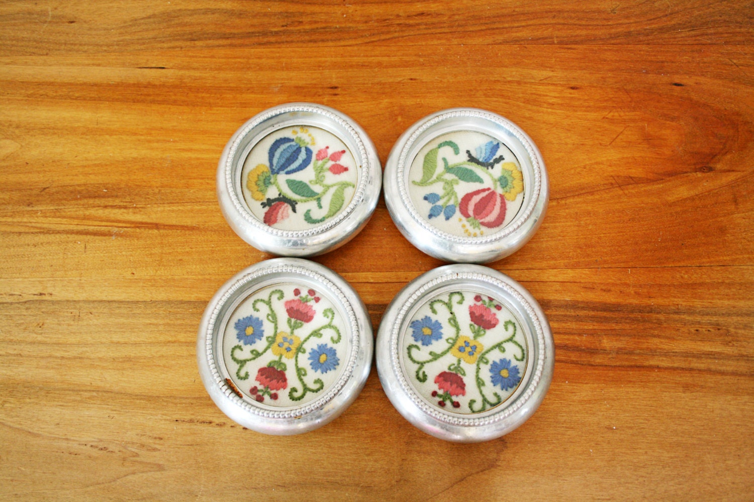 vintage 70s Crewel Embroidered Flowers Set of 4 Drink Coasters