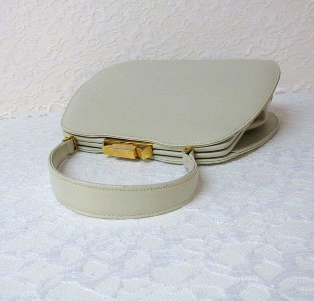 1960s Vintage Structured Bone-colored Handbag // Dofan Made In France Leather Purse - PastPiecesVintage