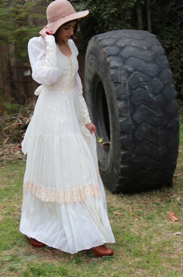 70s GUNNE SAX corset, lace up, prairie, western, victorian, edwardian, hippie maxi cotton dress with dusty pink lace Size 11, Today 4.