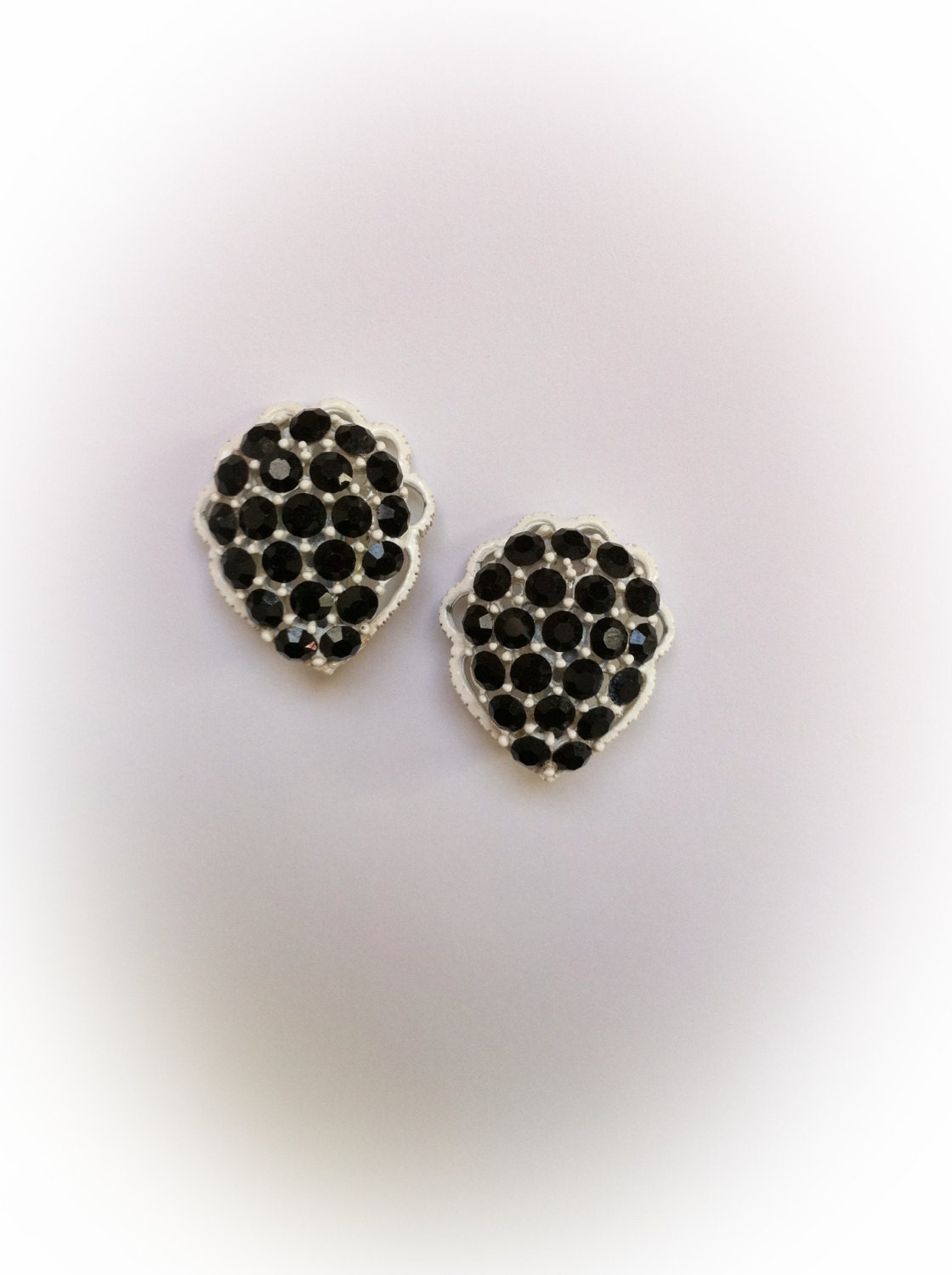 Vintage Weiss Earrings Clip On with Black Rhinestones