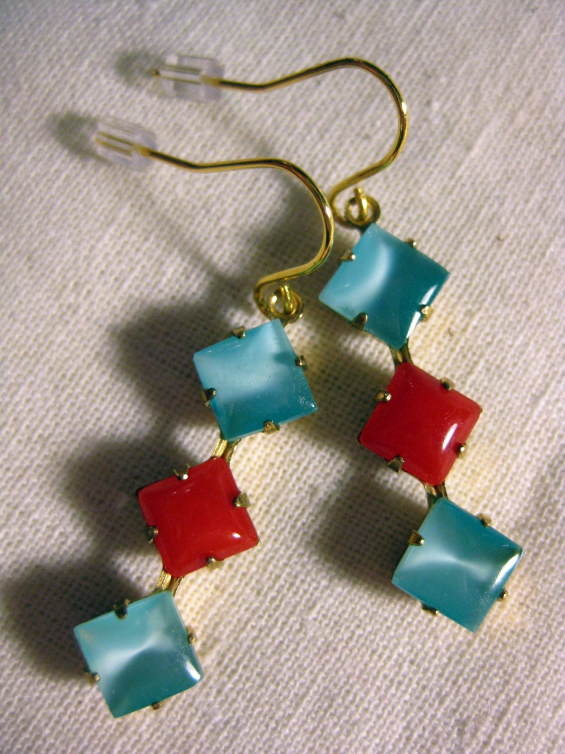 Retro Moonglow Earrings in Red and Aqua