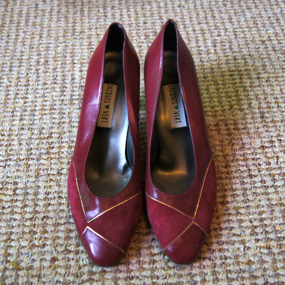 Vintage 1980s ruby red gold suede and leather panel court shoes