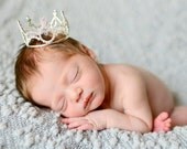 Mini Crown. Baby Crown. Baby Tiara. Mini Tiara. Newborn crown. Newborn tiara. Crystal crown. Newborn photo prop. baby showergift