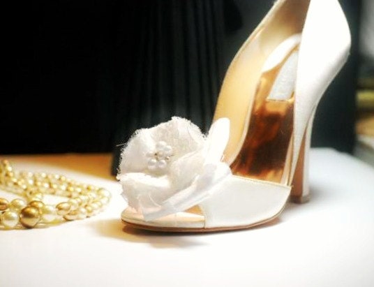Shoe Clips White / Ivory / Black / Pink / Blue Vintage Inspired Lace Flowers & Pearls. Photo Prop Summer Couture, Bride Bridal Bridesmaid
