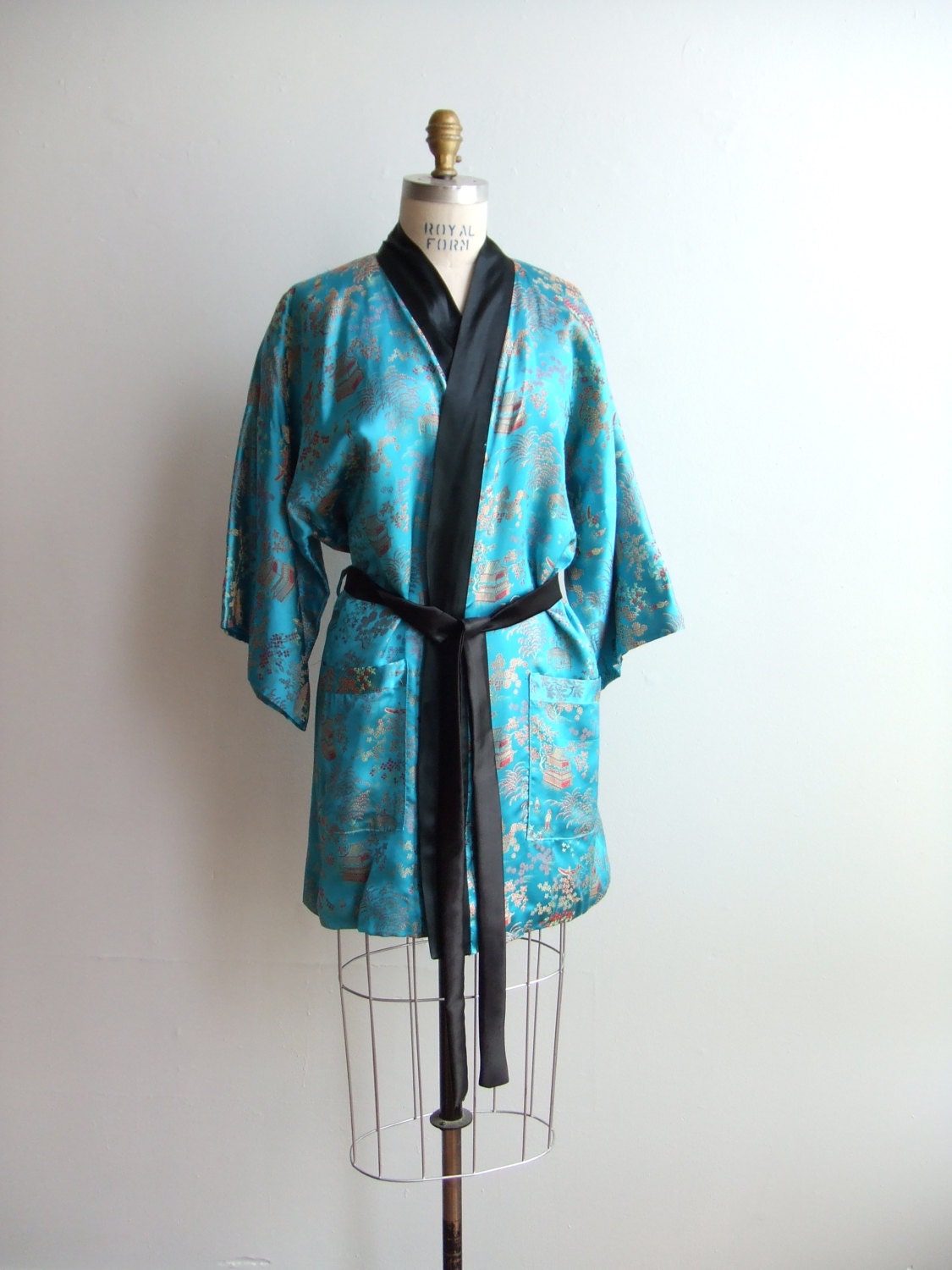 Vintage 1980s bright blue robe with Asian motif