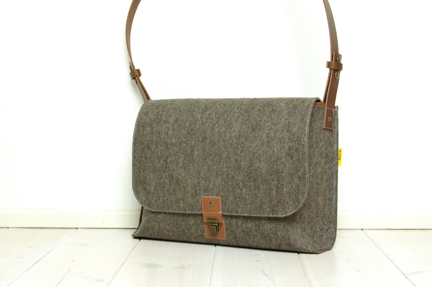 MESSENGER BAG 15" laptop - New Heritage - Brown Woolfelt and Buffalo leather - macbook 15" - men, formal