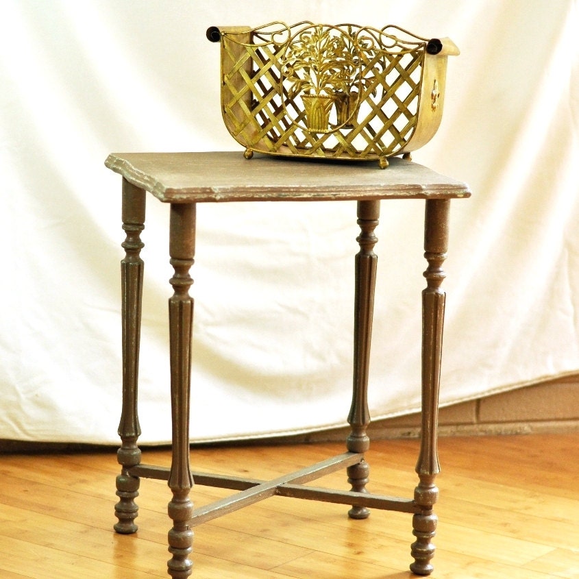 Elegant Vintage Small Table Dark Taupe & Green Distressed Cottage Shabby Chic Stretcher Base Columnar Legs
