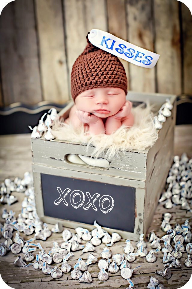 Newborn Photo Prop Baby Kiss Hat