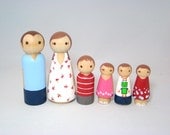 Large Wooden Peg Doll Family of 6 - Personalized Custom Hand Painted Wood Peg Family
