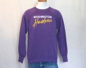 Vintage 80s WASHINGTON HUSKIES GRAPHIC Embroidered Soft Comfortable College Purple Jumper 50/50 Small Crewneck Sweatshirt