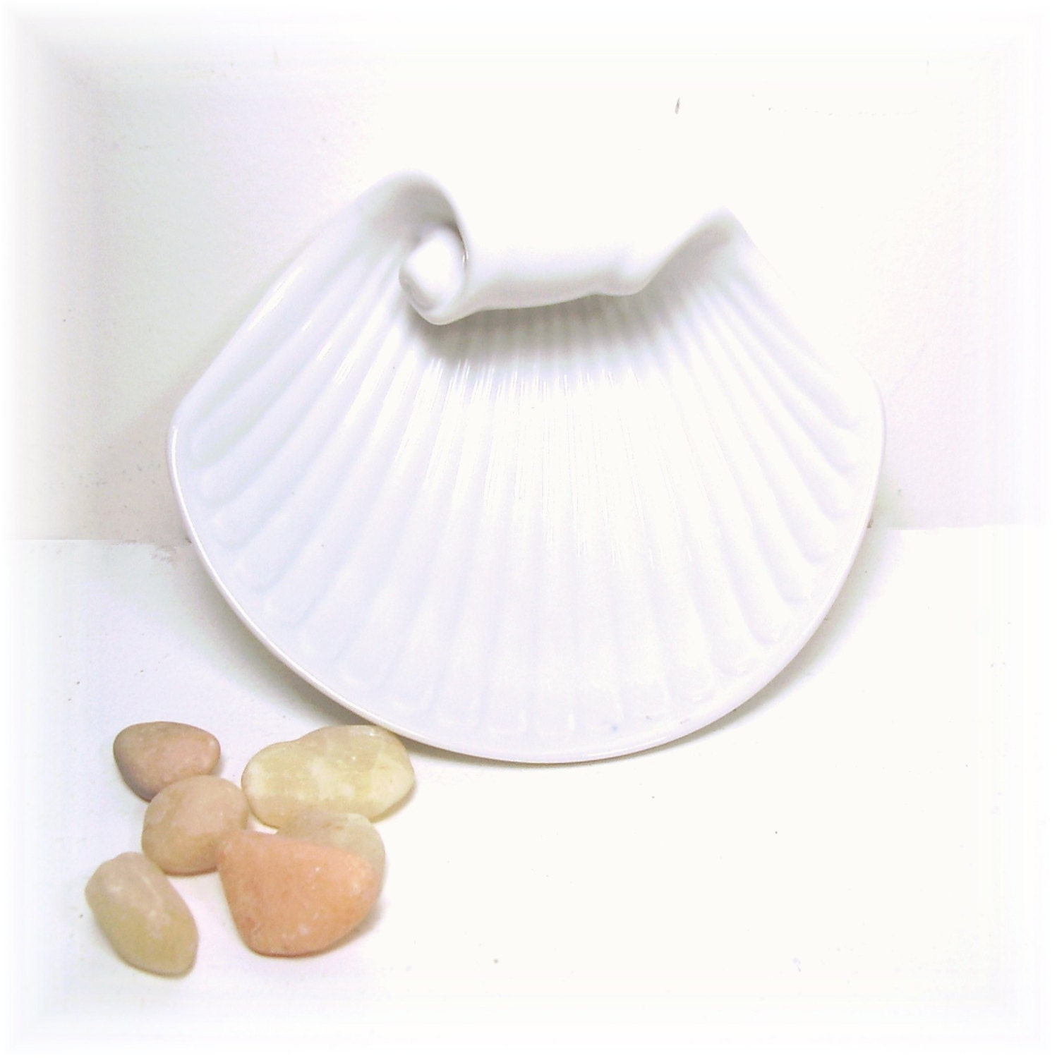 Vintage White Shell Porcelain Soap Dish Trinket Tray 1940s