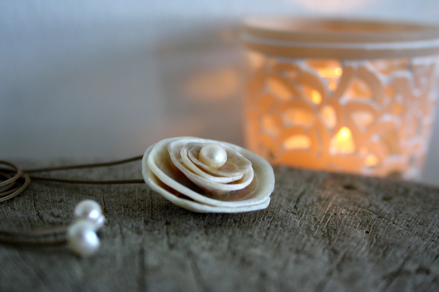versatile shell necklace "baroque rose"... seashells jewelry ...rose necklace...flower necklace...adjustable...wear it long or short...