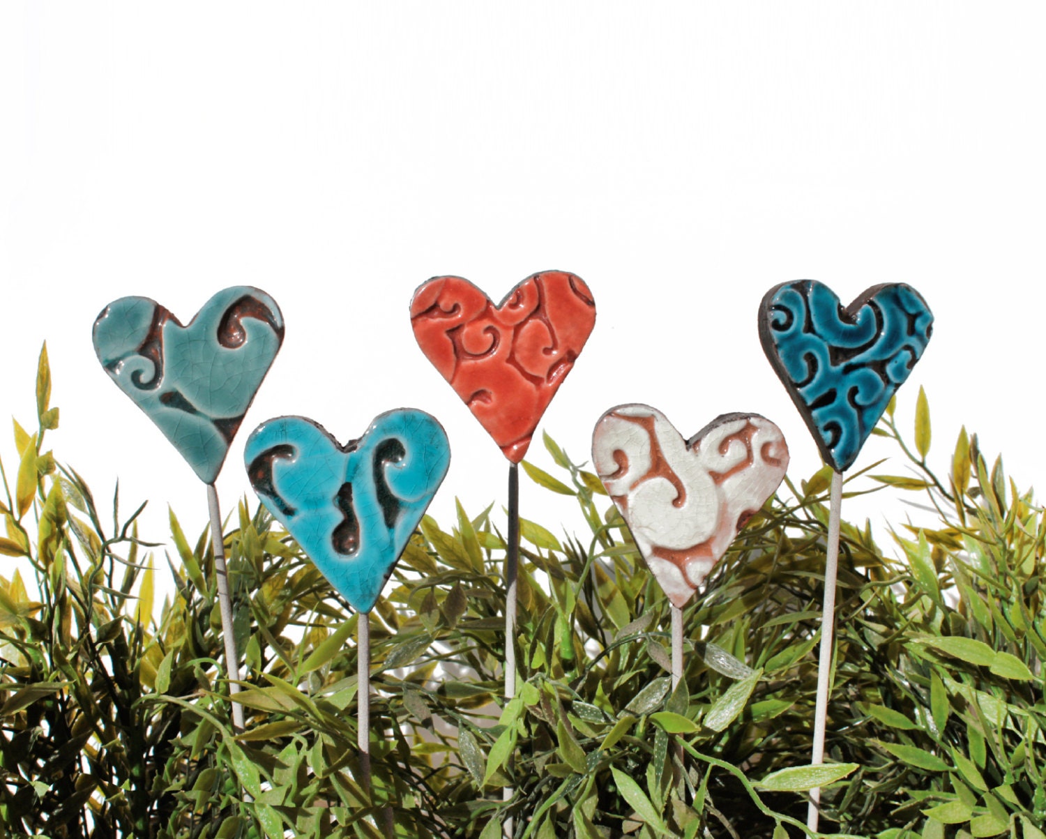 5 love heart garden stakes - garden decor - garden art - bouquet decoration - plant marker - lawn ornament - Small hearts