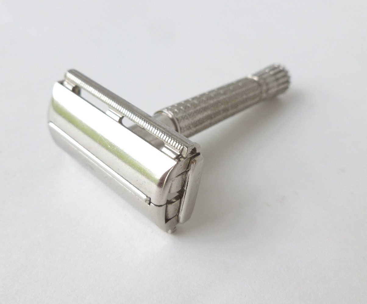 Gillette Flare Tip Super-Speed Safety Razor Twist to Open Traditional Wet Shaving 1958 Birth Year