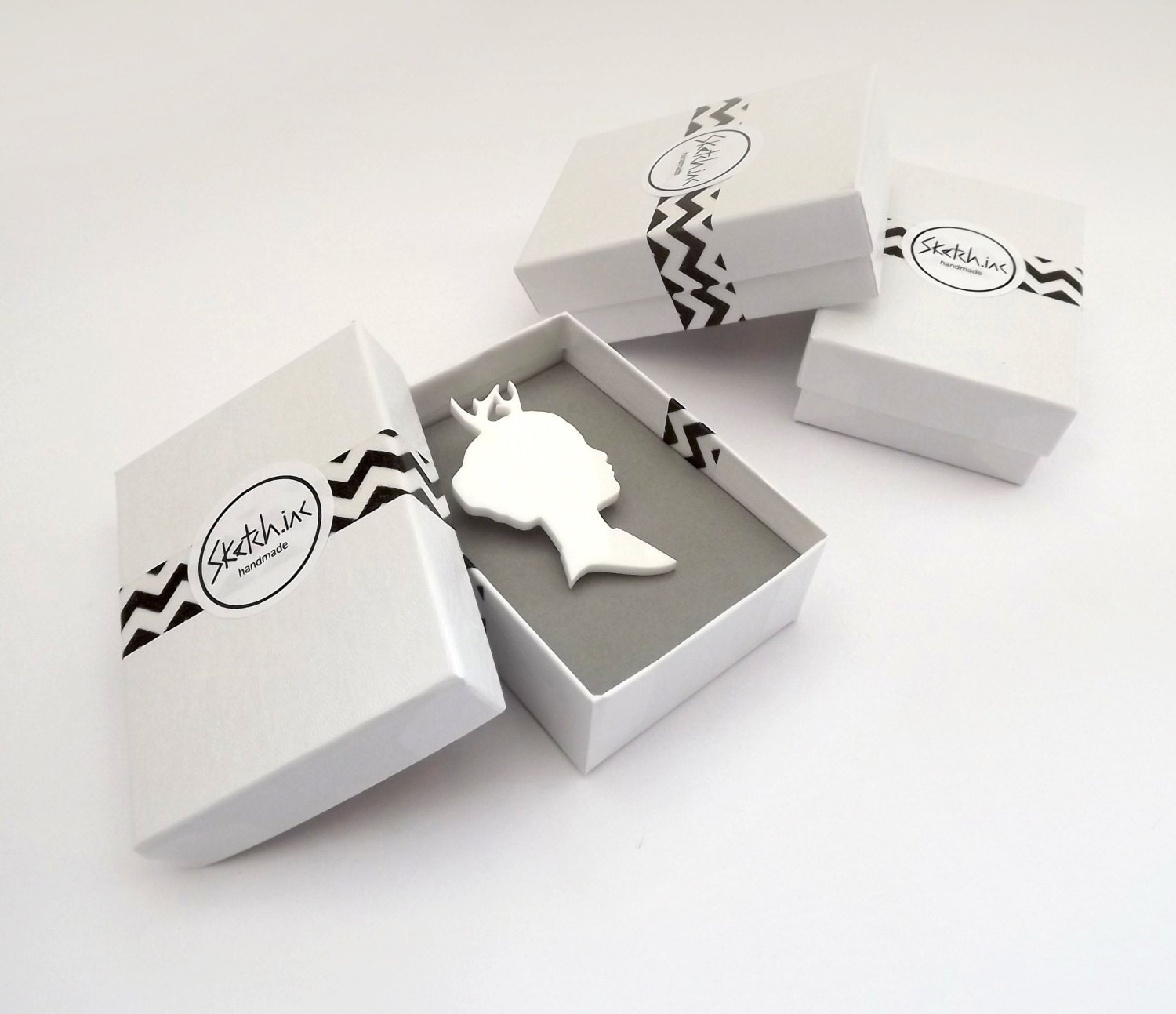 Gift Wrapped - Boxed Brooch