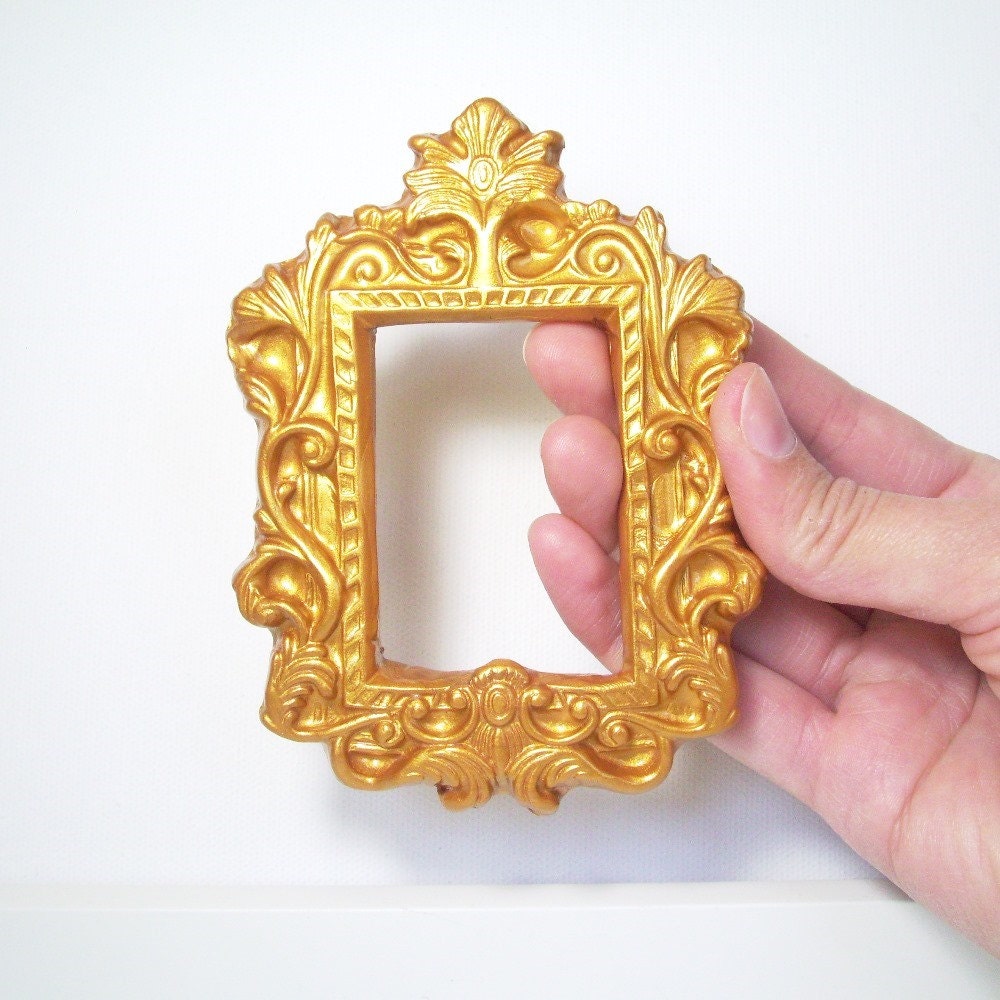 Gold Hollywood Regency Push Pin Frame - Decorative Thumbtack - Desk Accessory