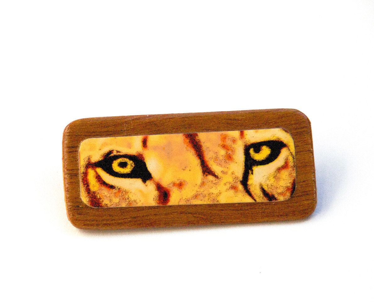 Big Cat Brooch. Lion Eyes Brooch. Hand made wood brooch. Cat jewelry. Orange and Red Lion.