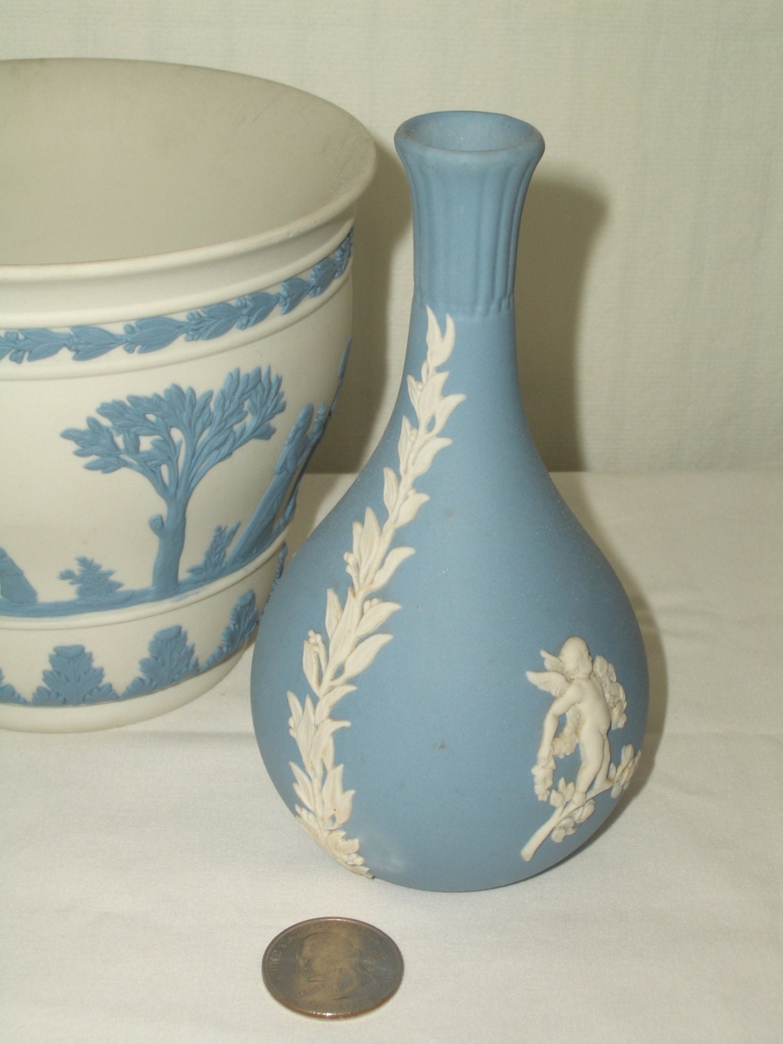 Wedgewood Blue Vintage Cameo Silhouette Teardrop Bud Vase Ceramic Porcelain England Britain Free Gift Wrap