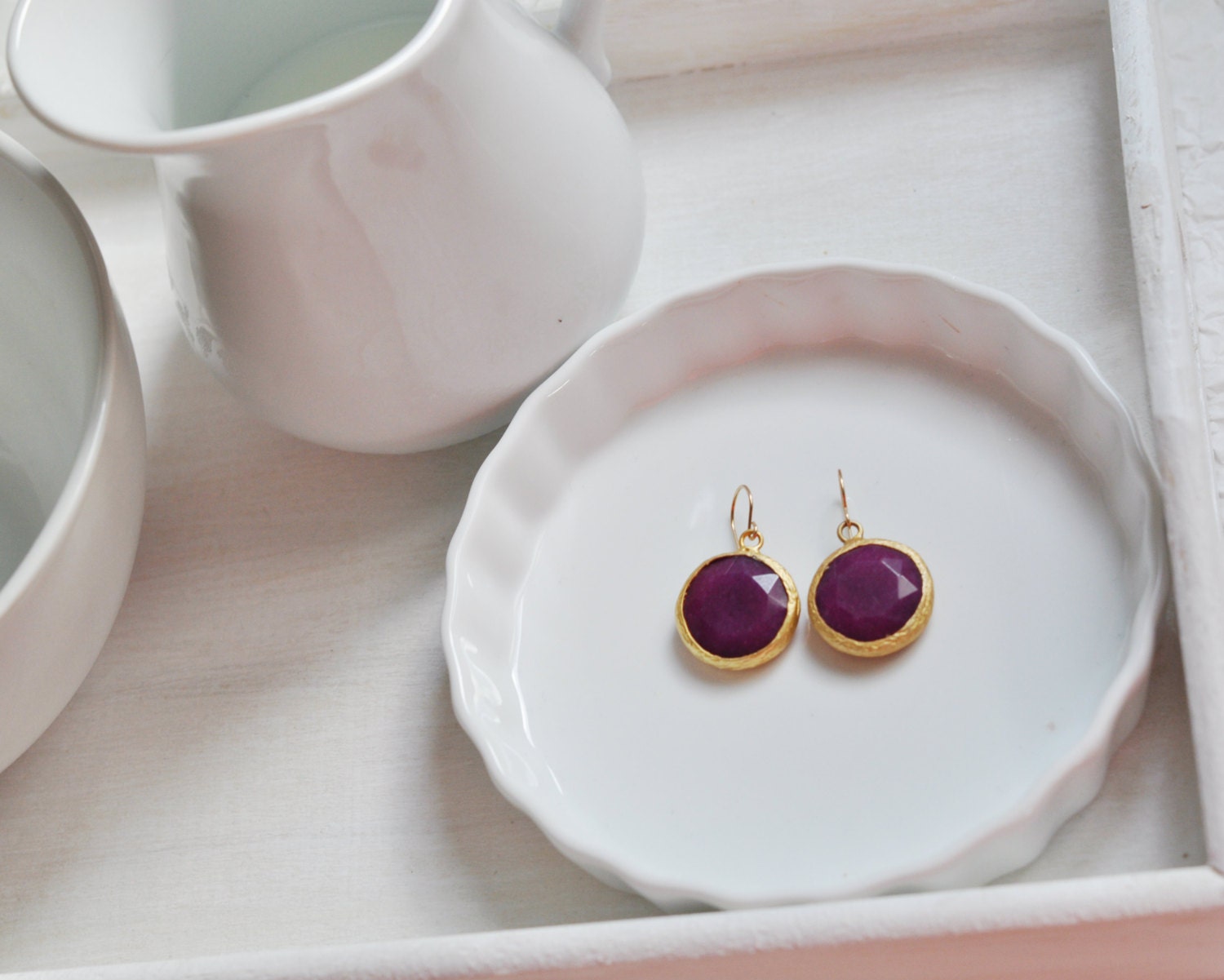 statement gemstone fashion large bold earrings violette purple plum wine jade stone matte textured gold frame statment earrings israel