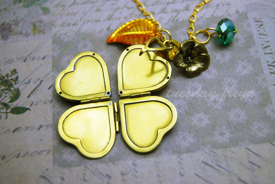 Love and luck - a 4-fold heart and clover locket necklace