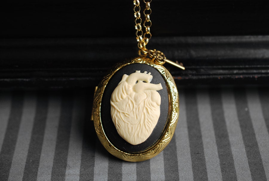 Anatomical Heart locket necklace - gothic victorian jewelry - gold version