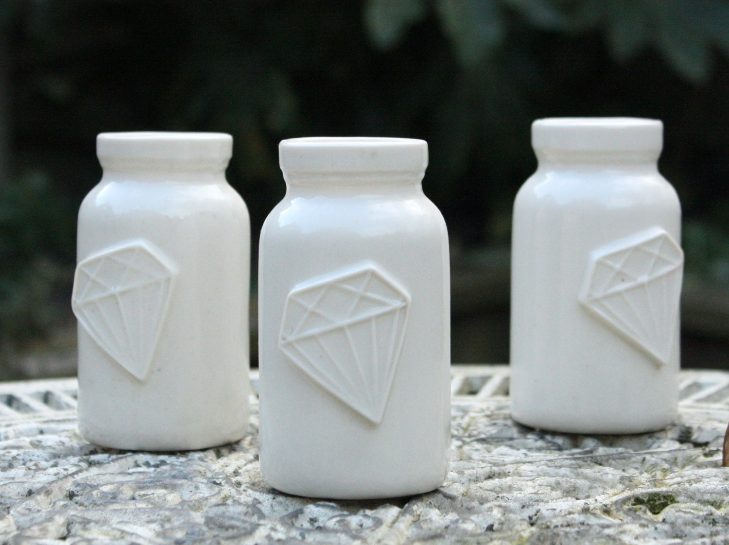 porcelain bottle vase, with jewel / diamond decoration