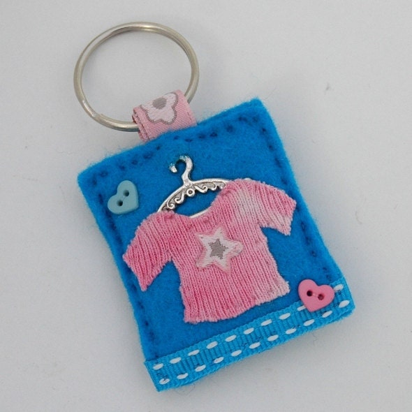 Tshirt keyring - hand sewn - felt - keyfob