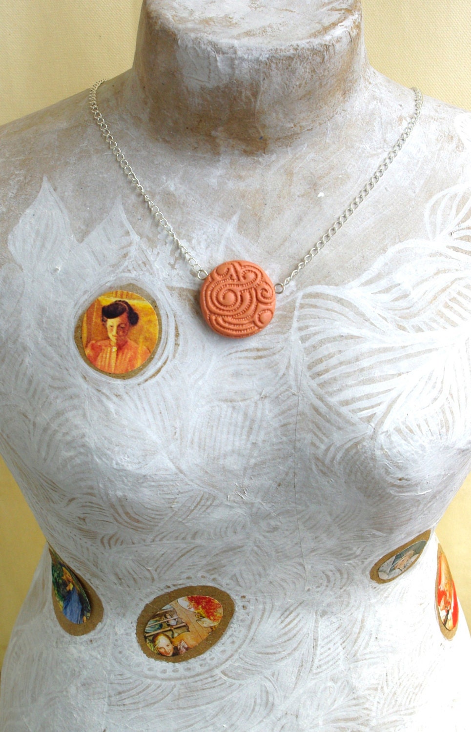 Peach polymer clay disc pendant necklace (short) - 'Anita' pattern.