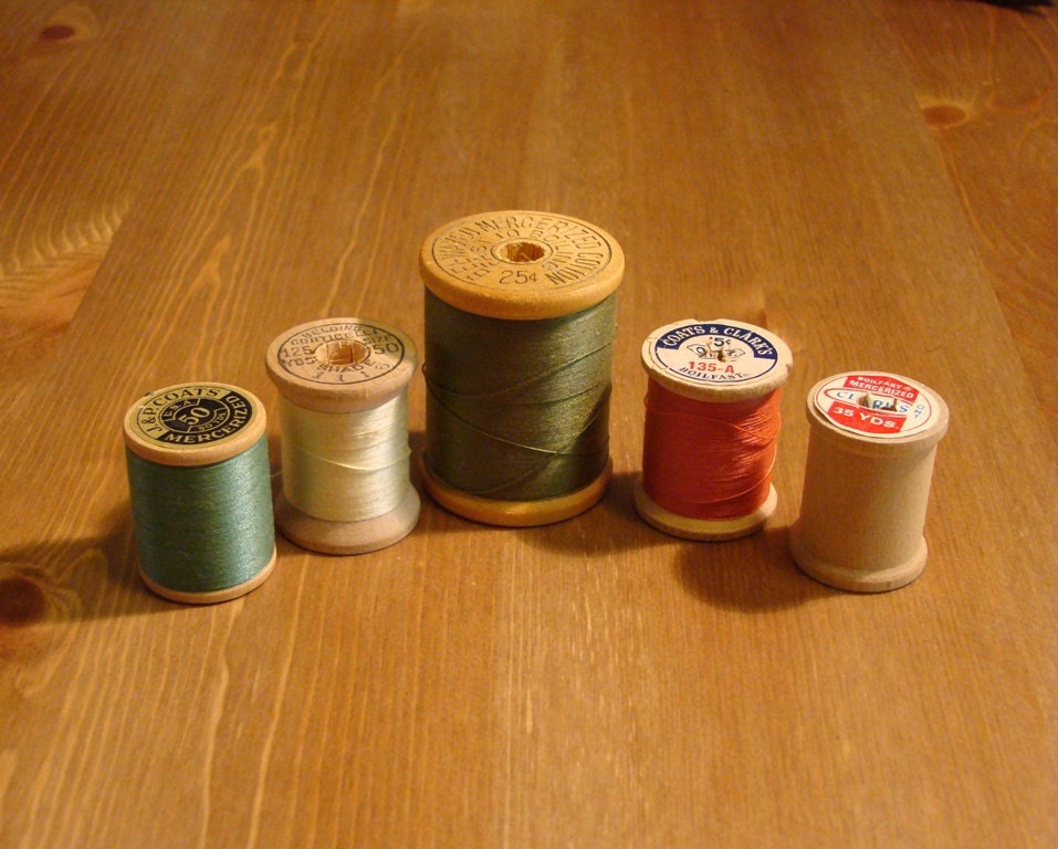 Vintage Wooden Thread Spools Crafts and Decorating Supplies 5 Set