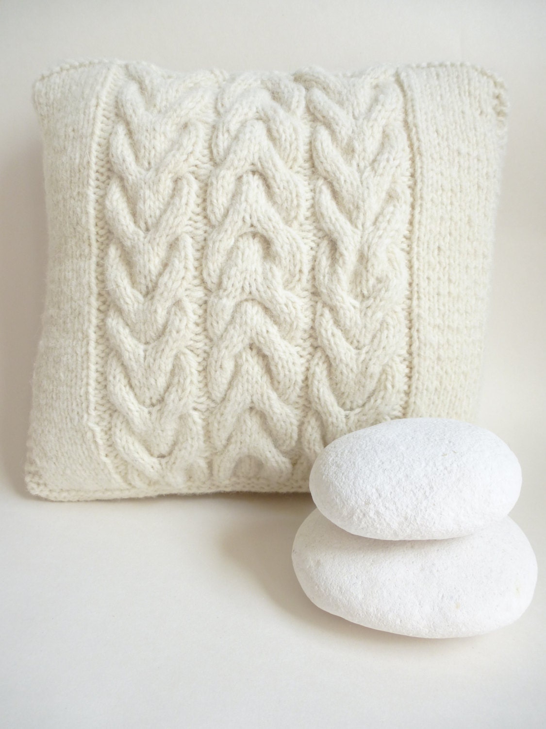 Gorgeous Handmade 100% Natural Cream Pure New Wool 'Good Luck' Cable Cushion Cover Hand Knitted