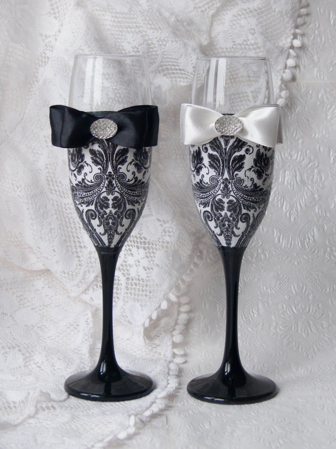 Personalized Wedding glasses from the collection DAMASK black and white wedding