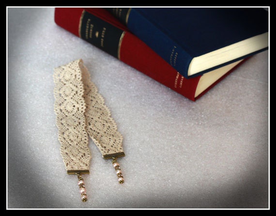 Handmade Vintage Style Crocheted Lace Bookmark finished with Pink Fresh Water Pearls - MyriasCollection