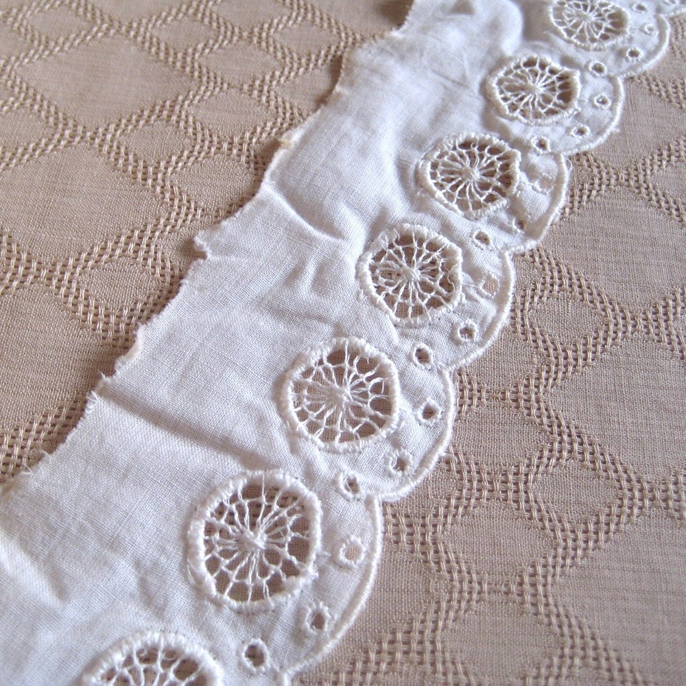 Vintage Cotton Eyelet Lace Geometric Drawnwork Circles Broderie Trim