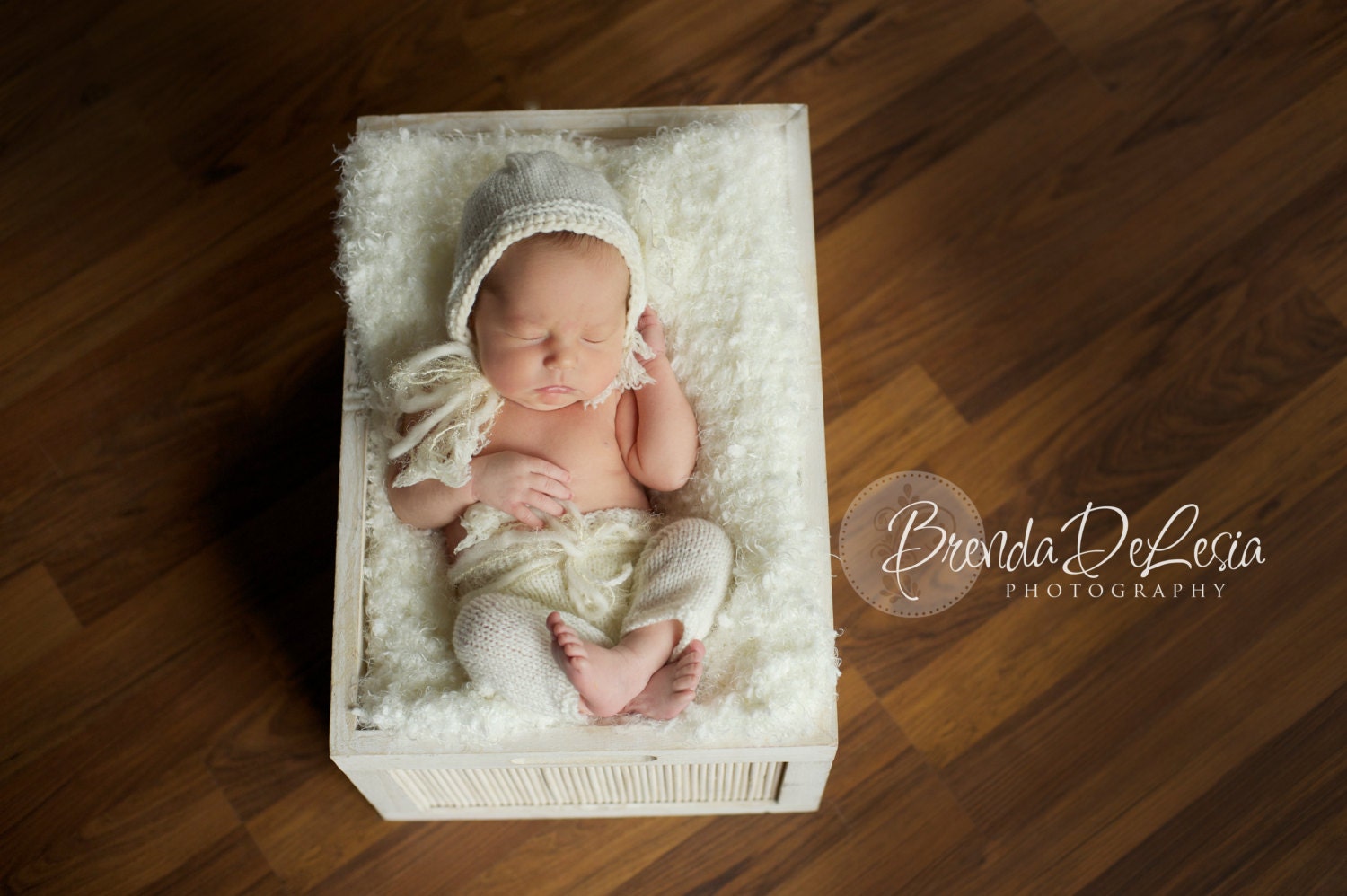 Newborn girls pants set in cream
