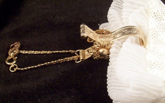 Vintage Gold Purse Glove Holder by Oldtonewjewels on Etsy
