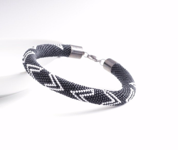 Mens Bracelet, Black White Arrows Bangle, Bead Woven Bracelet, Unisex Bracelet, Mens Jewelry, Gift for Him, Modern Bracelet