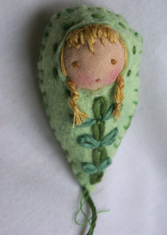 Felt Leaf Baby - felt leaf - felt waldorf baby - felt doll - waldorf toy - felt brooch