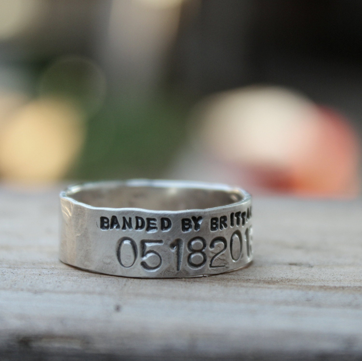 Narrow Duck Band Wedding Ring for Men and Women - Unisex Personalized