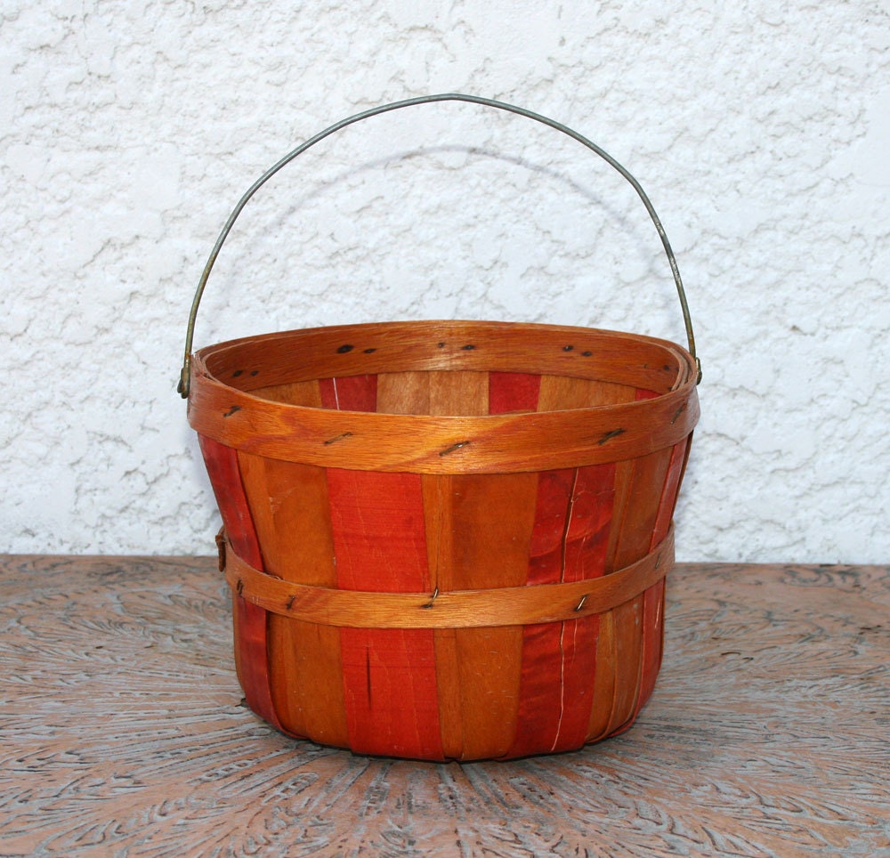 Two Toned Rustic Wooden 1/8 Bushel Basket by MysticLily on Etsy