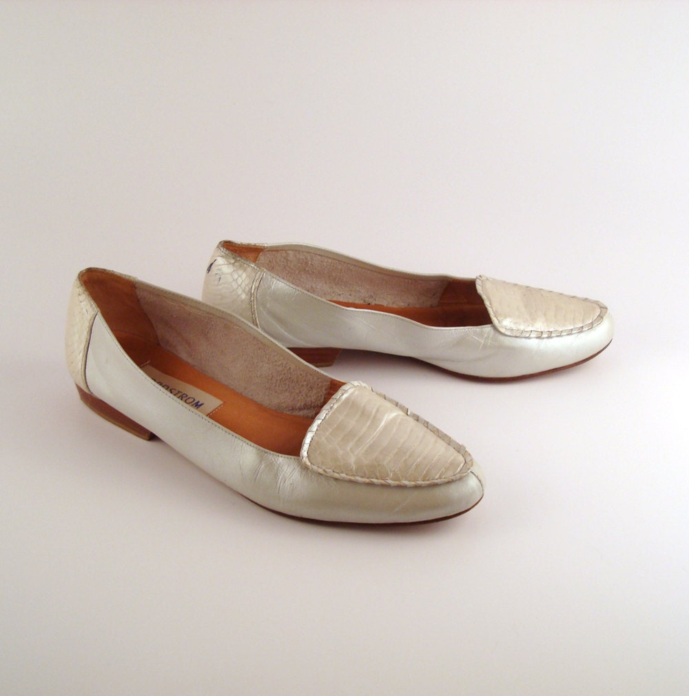 Nordstrom Flats Shoes Vintage 1980s Pearlized white Leather size 10