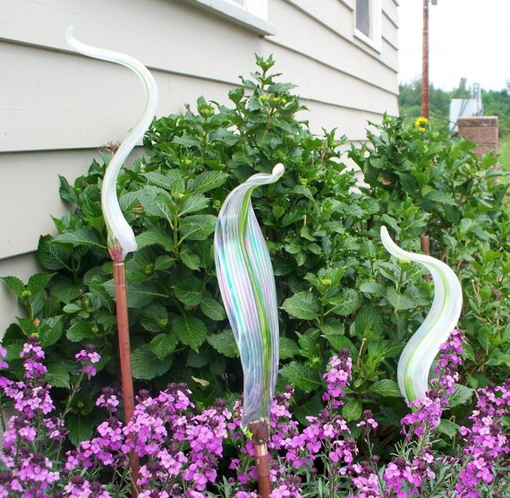 Hand Blown Glass Art Garden Leaf Set Garden Art by oneilsarts