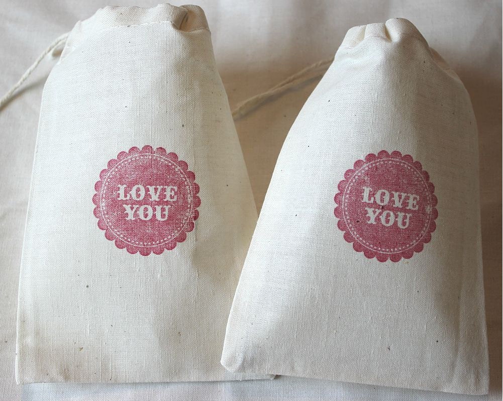 10 Wedidng / Valentines Day Vintage, distressed Love You - Organic Muslin Cotton Gift Bags 4x6 inch in red ink Il_570xn