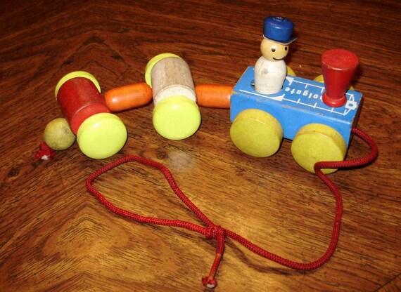 Vintage Holgate Wood Train Pull Toy Kane PA by waltdisneydreams