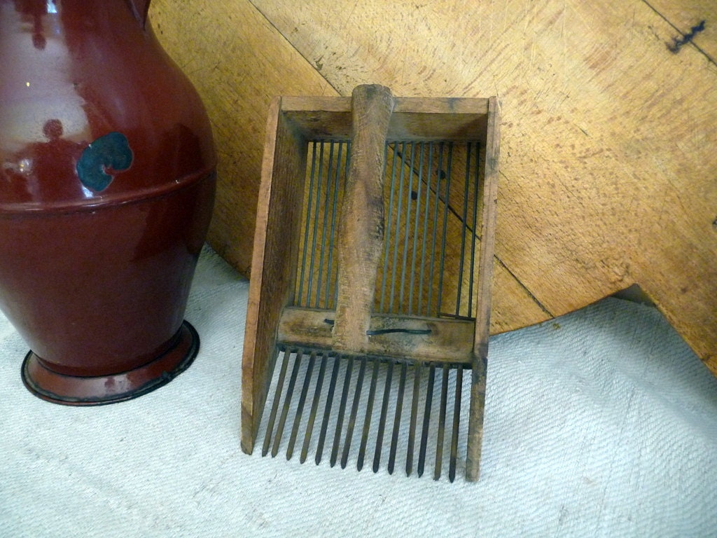 Vintage Wood Scoop Rake Cranberry Scoop Berry Scoop Farm Utensil Rustic