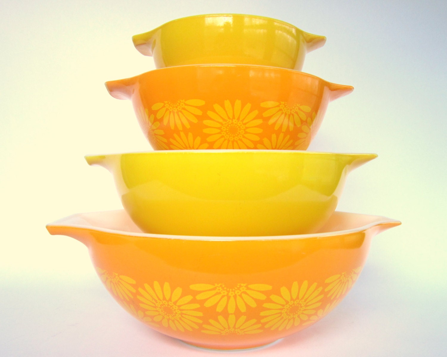 Vintage Pyrex Daisy Cinderella Mixing Bowls Set 444 443