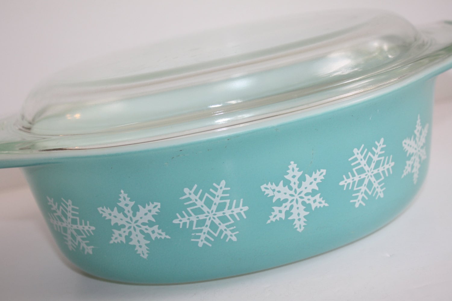 Vintage Pyrex Snowflake Blue Oval Casserole Dish with Lid Milk Glass
